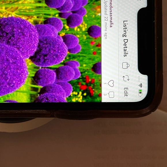 Universal Qi Wireless Charging Pad Black - Picture 3 of 8